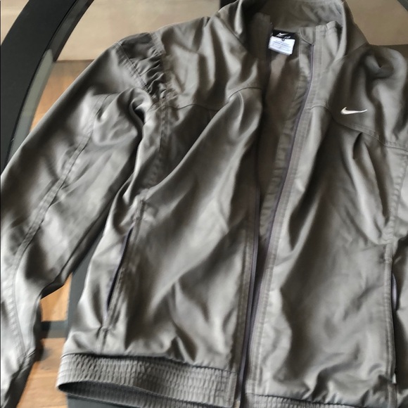 Nike Jacket - Picture 4 of 5